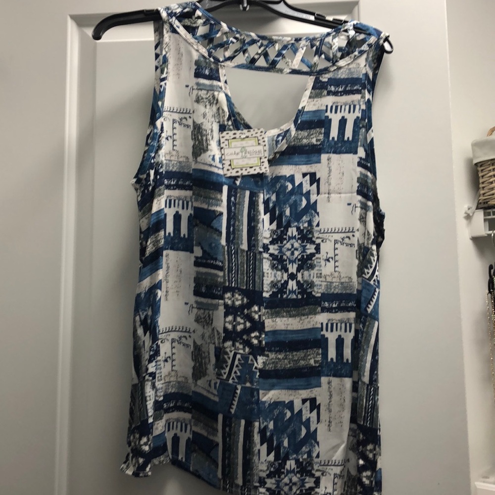 Patterned tank - Picture 2 of 2